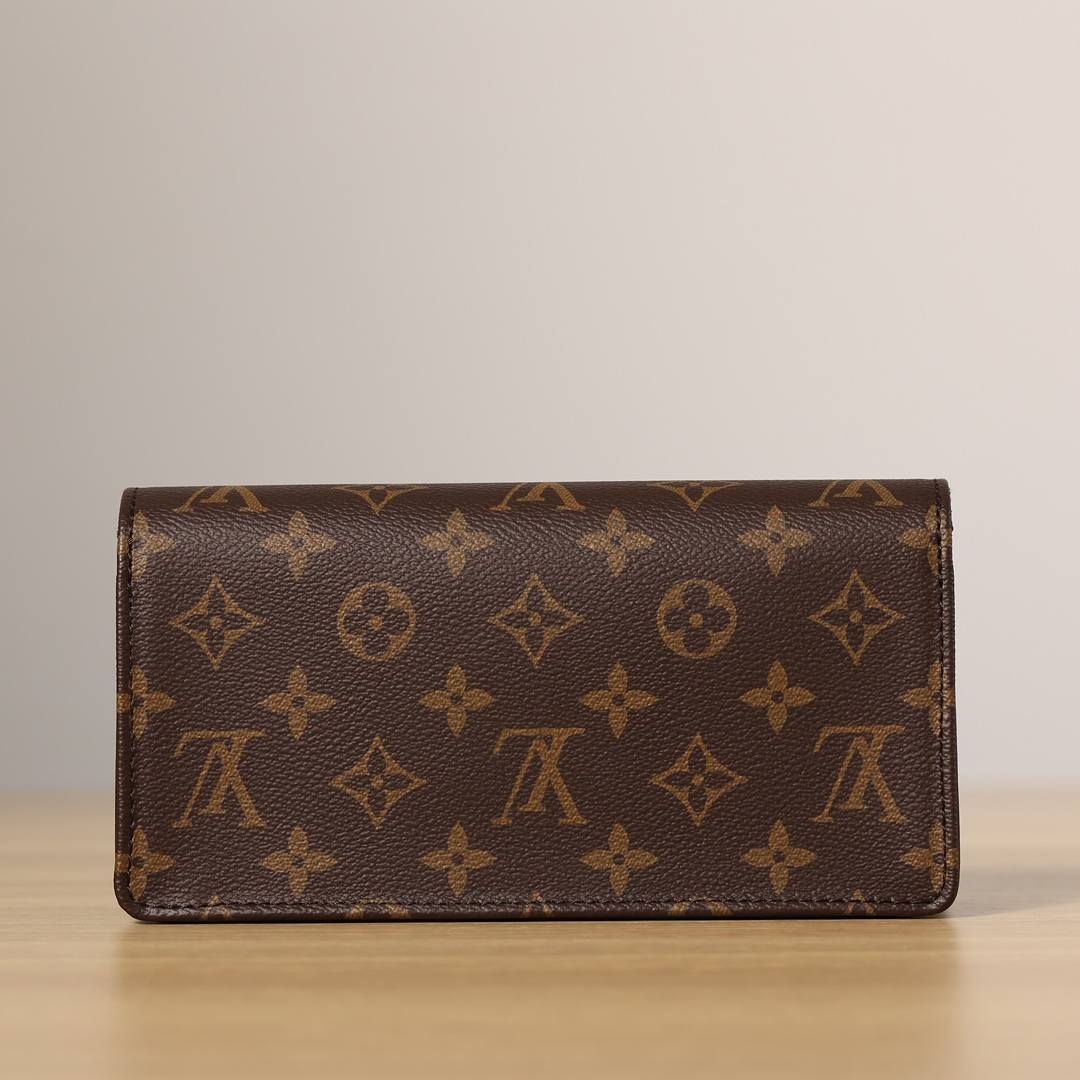 Ellebag’s 1:1 Replica of Louis Vuitton M82509 Wallet On Chain Lily: Craftsmanship and Timeless Elegance(2024 Dec Updated)-ʻOi aku ka maikaʻi o ka ʻeke Louis Vuitton ʻeke hoʻopunipuni ma ka hale kūʻai pūnaewele, ʻeke hoʻolālā kope ru