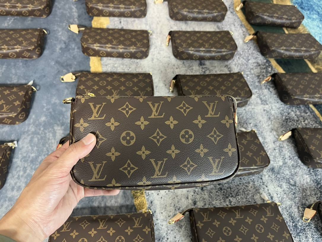 Ellebag’s 1:1 Replica of Louis Vuitton M82766 Pochette Accessoires Handbag(2024 Dec Updated)-ʻOi aku ka maikaʻi o ka ʻeke Louis Vuitton ʻeke hoʻopunipuni ma ka hale kūʻai pūnaewele, ʻeke hoʻolālā kope ru