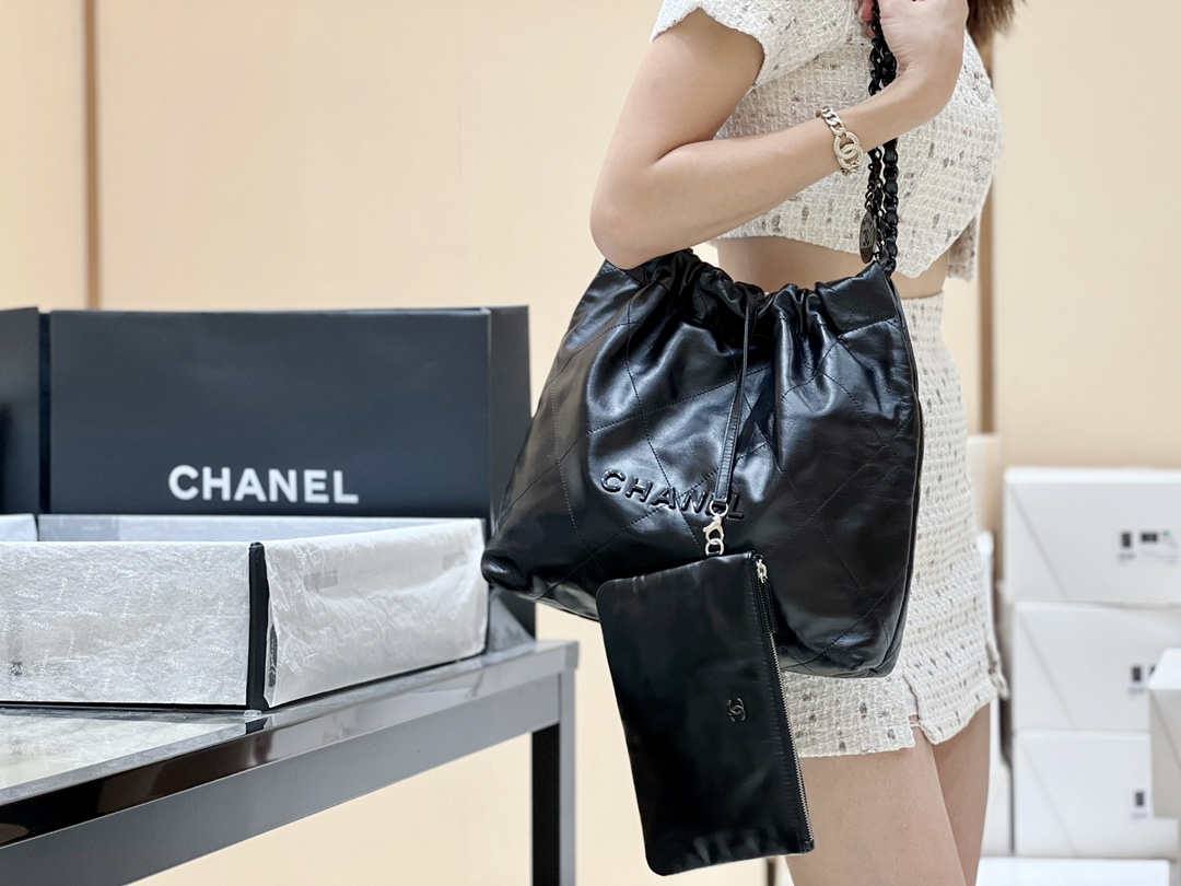 Ellebag’s Exquisite Replica: The All-Black Chanel 22 Handbag AS3260(2024 Dec Updated)-Best Quality Fake Louis Vuitton Bag Online Store, Replica designer bag ru