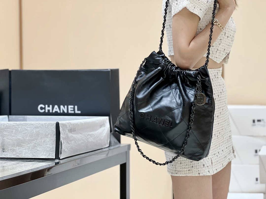 Ellebag’s Exquisite Replica: The All-Black Chanel 22 Handbag AS3260(2024 Dec Updated)-Best Quality Fake Louis Vuitton Bag Online Store, Replica designer bag ru