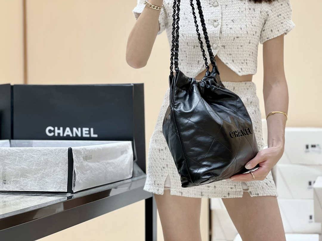 Ellebag’s Exquisite Replica: The All-Black Chanel 22 Handbag AS3260(2024 Dec Updated)-Best Quality Fake Louis Vuitton Bag Online Store, Replica designer bag ru