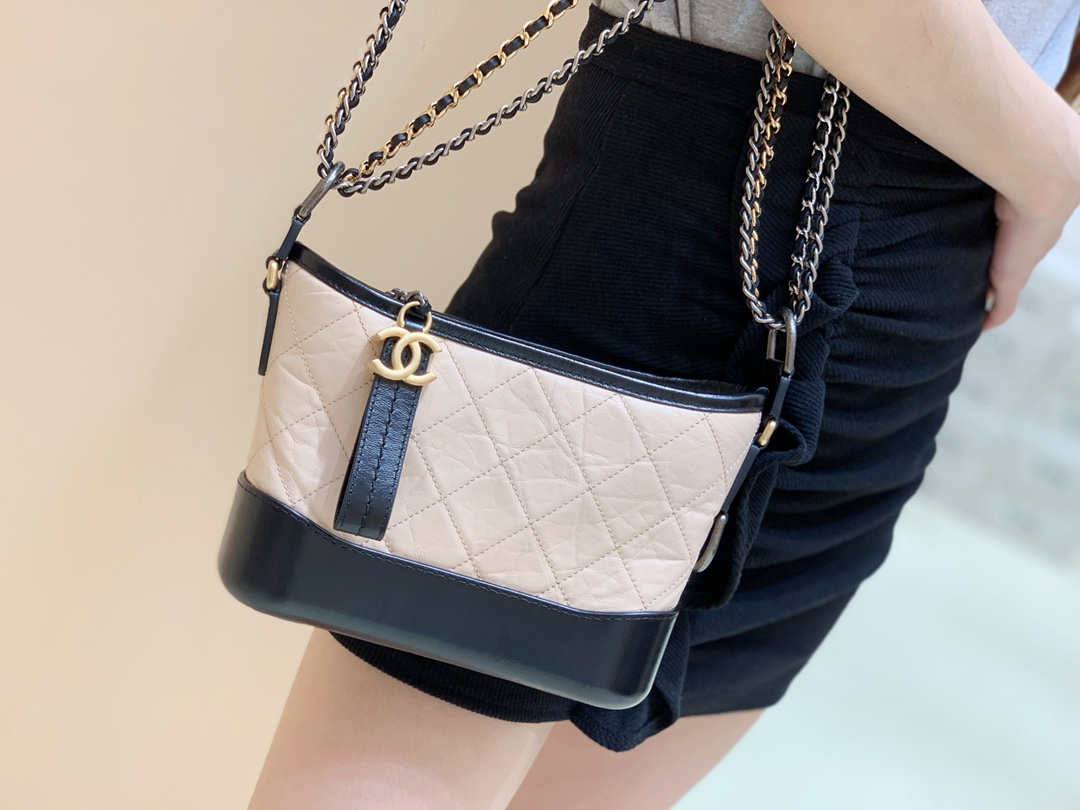 Ellebag’s Exquisite Replica: The Beige Lambskin Chanel Gabrielle Hobo Bag with Matte Hardware(2024 Dec Updated)-Best Quality Fake Louis Vuitton Bag Online Store, Replica designer bag ru