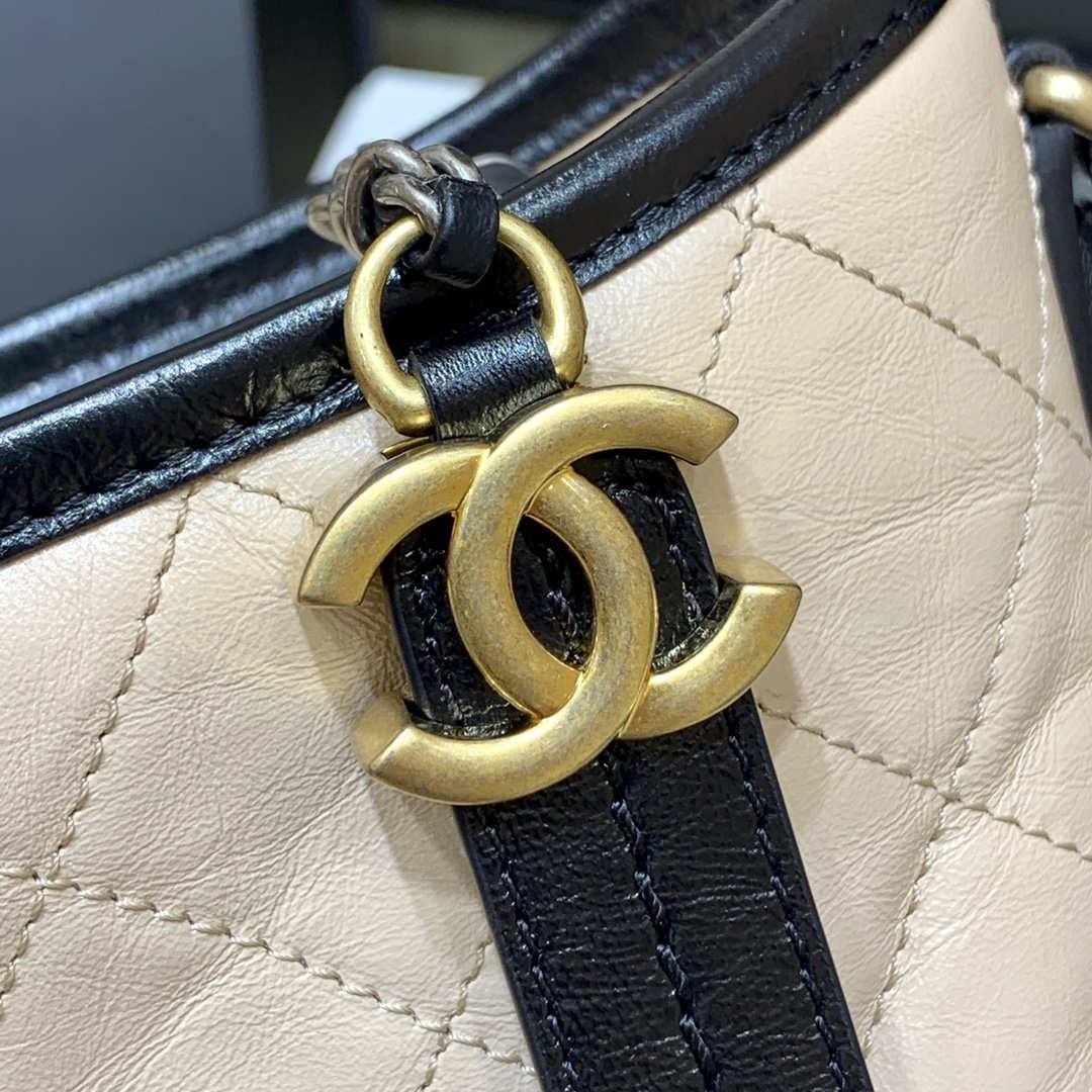 Ellebag’s Exquisite Replica: The Beige Lambskin Chanel Gabrielle Hobo Bag with Matte Hardware(2024 Dec Updated)-Best Quality Fake Louis Vuitton Bag Online Store, Replica designer bag ru