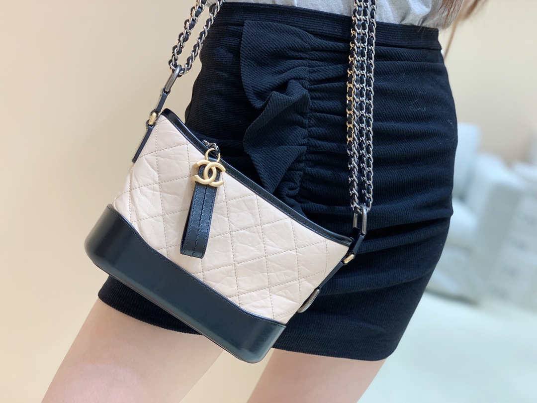 Ellebag’s Exquisite Replica: The Beige Lambskin Chanel Gabrielle Hobo Bag with Matte Hardware(2024 Dec Updated)-Best Quality Fake Louis Vuitton Bag Online Store, Replica designer bag ru