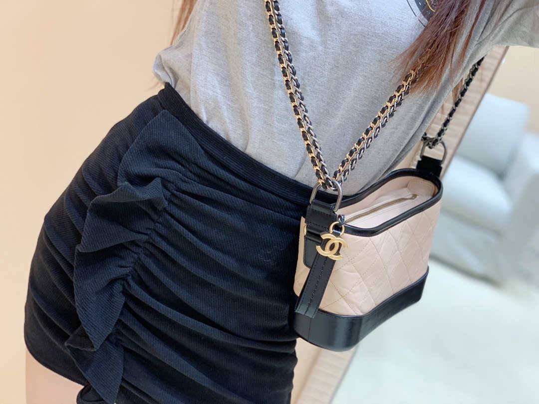 Ellebag’s Exquisite Replica: The Beige Lambskin Chanel Gabrielle Hobo Bag with Matte Hardware(2024 Dec Updated)-Best Quality Fake Louis Vuitton Bag Online Store, Replica designer bag ru