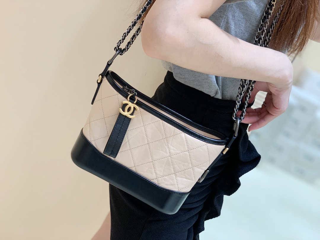 Ellebag’s Exquisite Replica: The Beige Lambskin Chanel Gabrielle Hobo Bag with Matte Hardware(2024 Dec Updated)-Best Quality Fake Louis Vuitton Bag Online Store, Replica designer bag ru