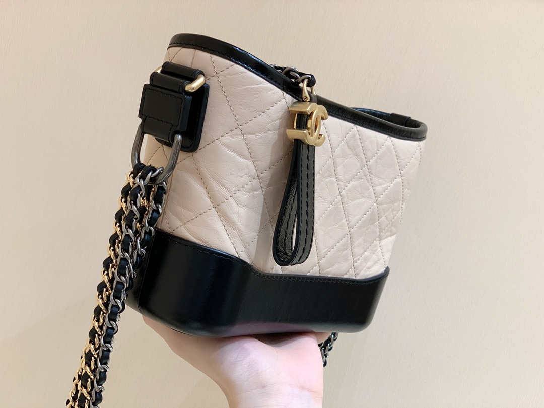 Ellebag’s Exquisite Replica: The Beige Lambskin Chanel Gabrielle Hobo Bag with Matte Hardware(2024 Dec Updated)-Best Quality Fake Louis Vuitton Bag Online Store, Replica designer bag ru