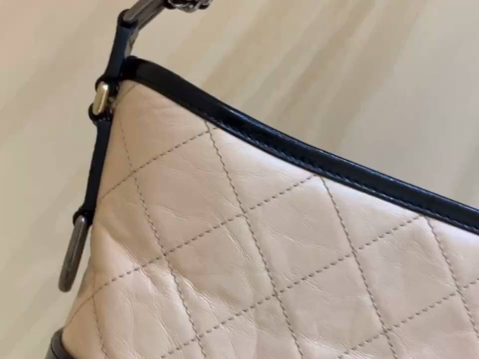 Ellebag’s Exquisite Replica: The Beige Lambskin Chanel Gabrielle Hobo Bag with Matte Hardware(2024 Dec Updated)-Best Quality Fake Louis Vuitton Bag Online Store, Replica designer bag ru