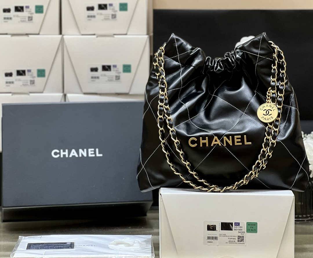 Ellebag’s Exquisite Replica: The Black Calfskin Chanel 22 Handbag AS3260 with Gold Hardware(2024 Dec Updated)-Labākās kvalitātes viltotās Louis Vuitton somas tiešsaistes veikals, dizaineru somas kopija ru