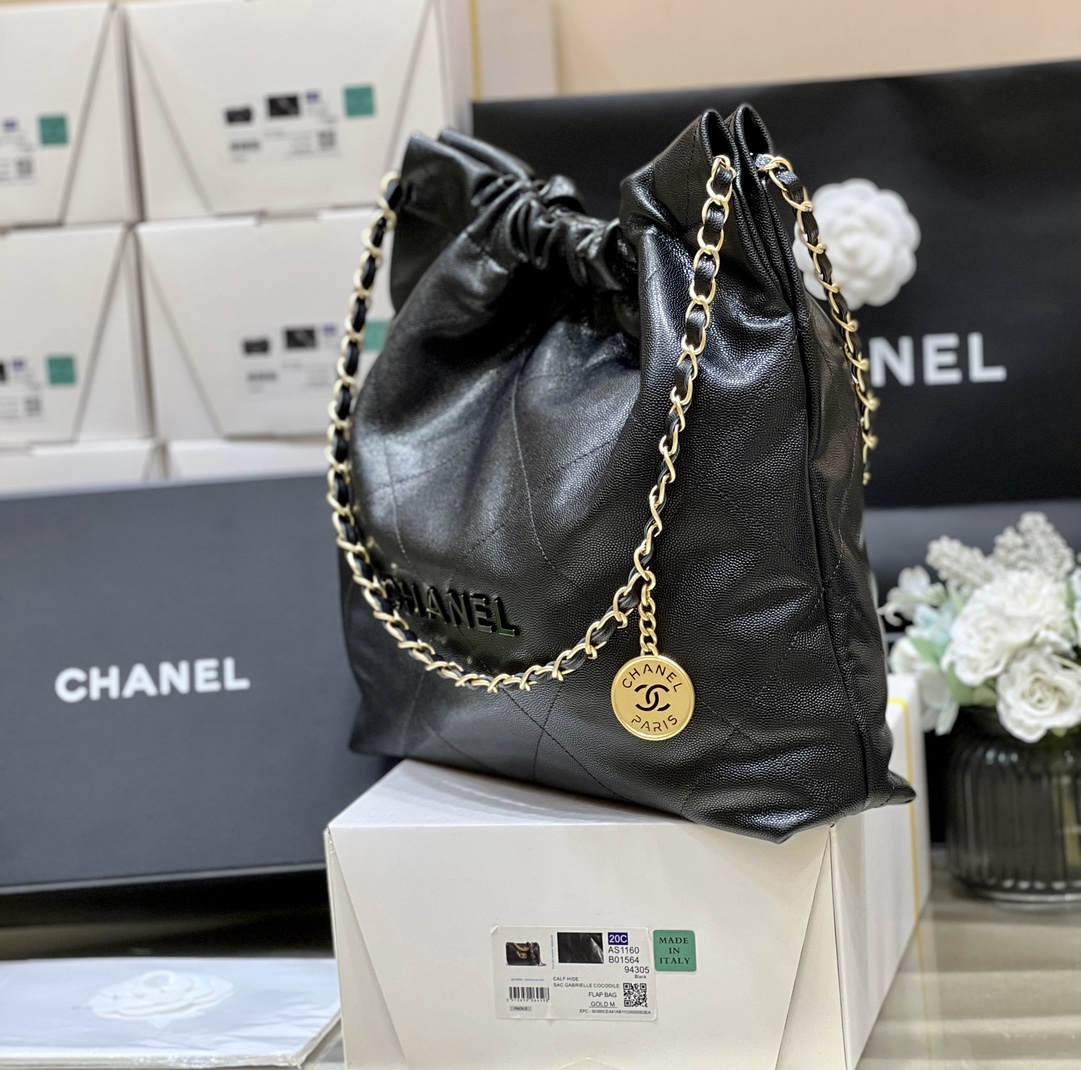 Ellebag’s Exquisite Replica: The Black Caviar Leather Chanel 22 Medium Handbag with Gold Hardware(2024 Dec Updated)-Best Quality Replica designer Bag factory in China