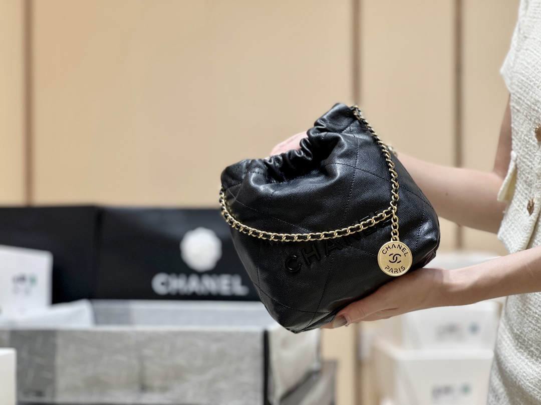 Ellebag’s Exquisite Replica: The Black Caviar Leather Chanel 22 Mini Handbag with Gold Hardware(2024 Dec Updated)-ร้านค้าออนไลน์กระเป๋า Louis Vuitton ปลอมคุณภาพดีที่สุด, กระเป๋าออกแบบจำลอง ru