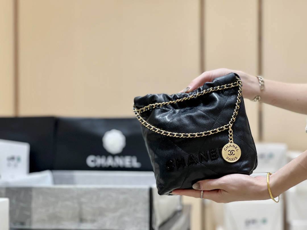 Ellebag’s Exquisite Replica: The Black Caviar Leather Chanel 22 Mini Handbag with Gold Hardware(2024 Dec Updated)-ร้านค้าออนไลน์กระเป๋า Louis Vuitton ปลอมคุณภาพดีที่สุด, กระเป๋าออกแบบจำลอง ru