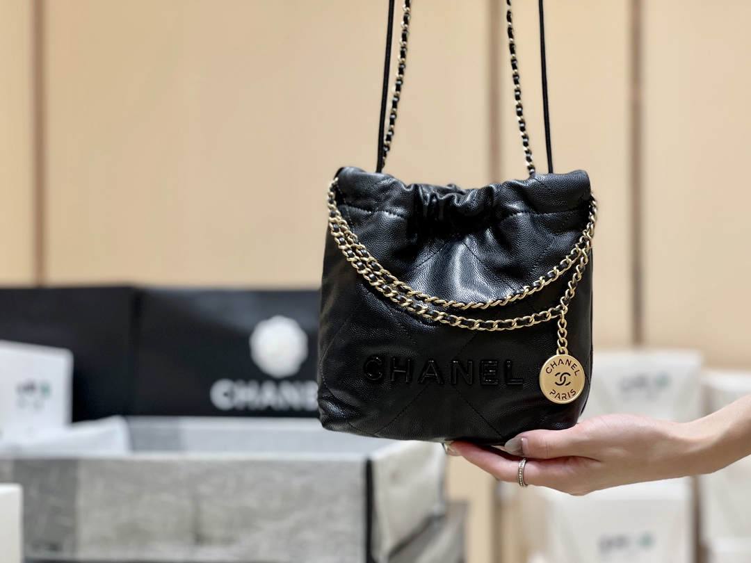 Ellebag’s Exquisite Replica: The Black Caviar Leather Chanel 22 Mini Handbag with Gold Hardware(2024 Dec Updated)-ร้านค้าออนไลน์กระเป๋า Louis Vuitton ปลอมคุณภาพดีที่สุด, กระเป๋าออกแบบจำลอง ru