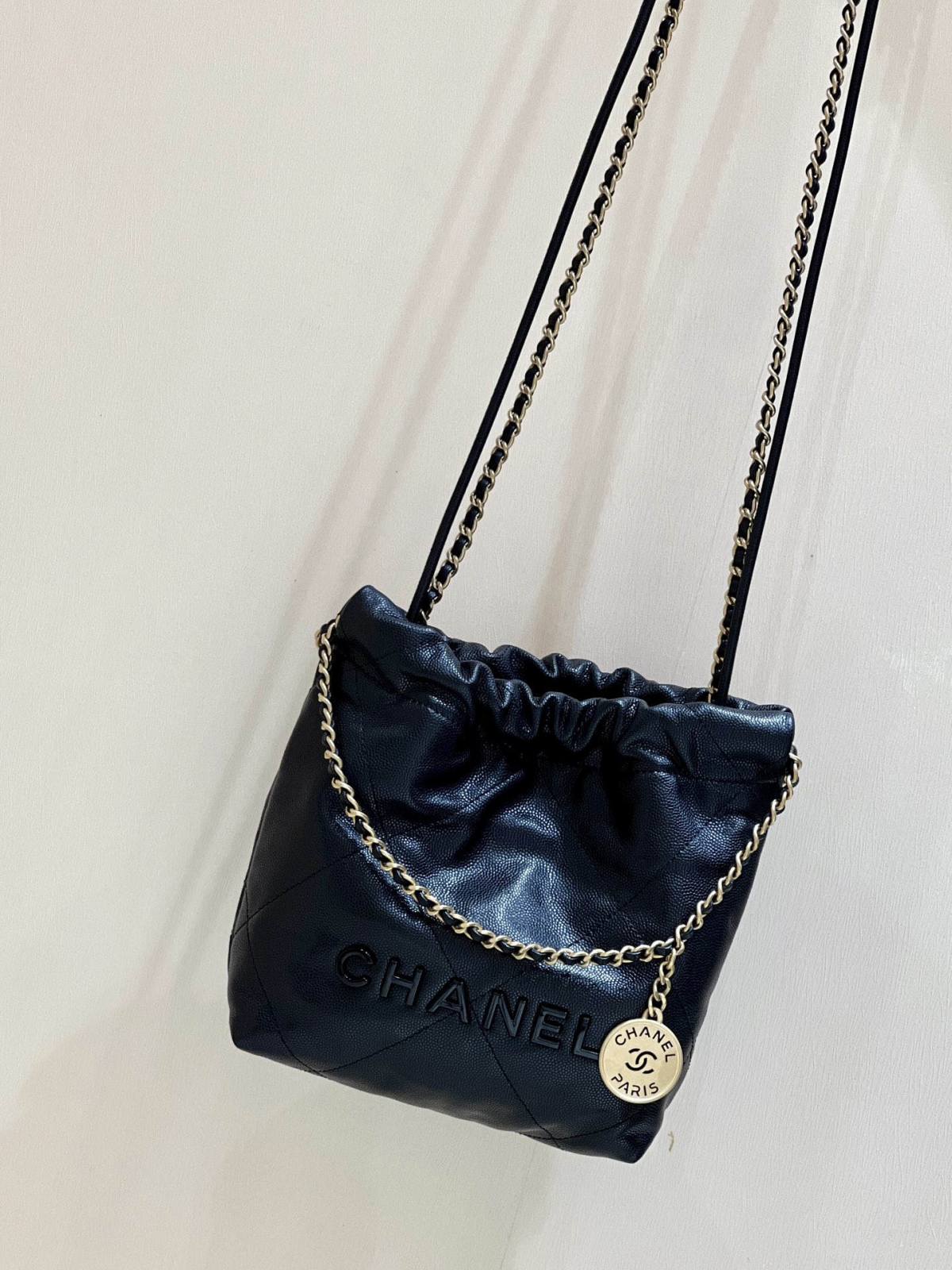 Ellebag’s Exquisite Replica: The Black Caviar Leather Chanel 22 Mini Handbag with Gold Hardware(2024 Dec Updated)-ร้านค้าออนไลน์กระเป๋า Louis Vuitton ปลอมคุณภาพดีที่สุด, กระเป๋าออกแบบจำลอง ru