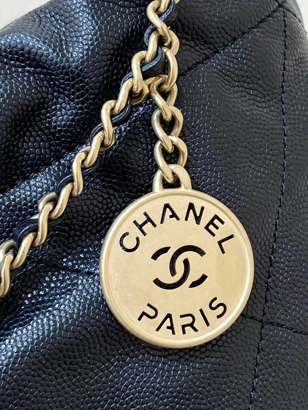 Ellebag’s Exquisite Replica: The Black Caviar Leather Chanel 22 Mini Handbag with Gold Hardware(2024 Dec Updated)-ร้านค้าออนไลน์กระเป๋า Louis Vuitton ปลอมคุณภาพดีที่สุด, กระเป๋าออกแบบจำลอง ru