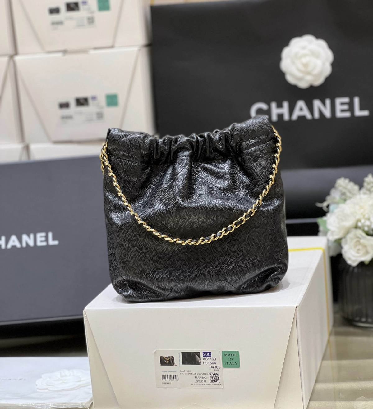 Ellebag’s Exquisite Replica: The Black Caviar Leather Chanel 22 Mini Handbag with Gold Hardware(2024 Dec Updated)-ร้านค้าออนไลน์กระเป๋า Louis Vuitton ปลอมคุณภาพดีที่สุด, กระเป๋าออกแบบจำลอง ru