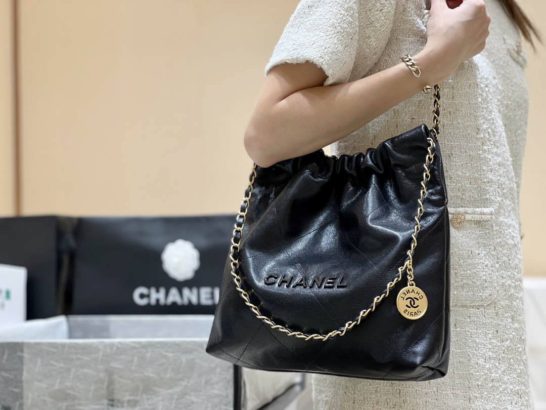 Ellebag’s Exquisite Replica: The Black Caviar Leather Chanel 22 Small Handbag with Gold Hardware(2024 Dec Updated)-ร้านค้าออนไลน์กระเป๋า Louis Vuitton ปลอมคุณภาพดีที่สุด, กระเป๋าออกแบบจำลอง ru