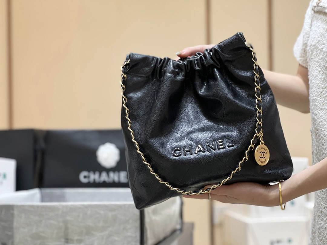 Ellebag’s Exquisite Replica: The Black Caviar Leather Chanel 22 Small Handbag with Gold Hardware(2024 Dec Updated)-ร้านค้าออนไลน์กระเป๋า Louis Vuitton ปลอมคุณภาพดีที่สุด, กระเป๋าออกแบบจำลอง ru