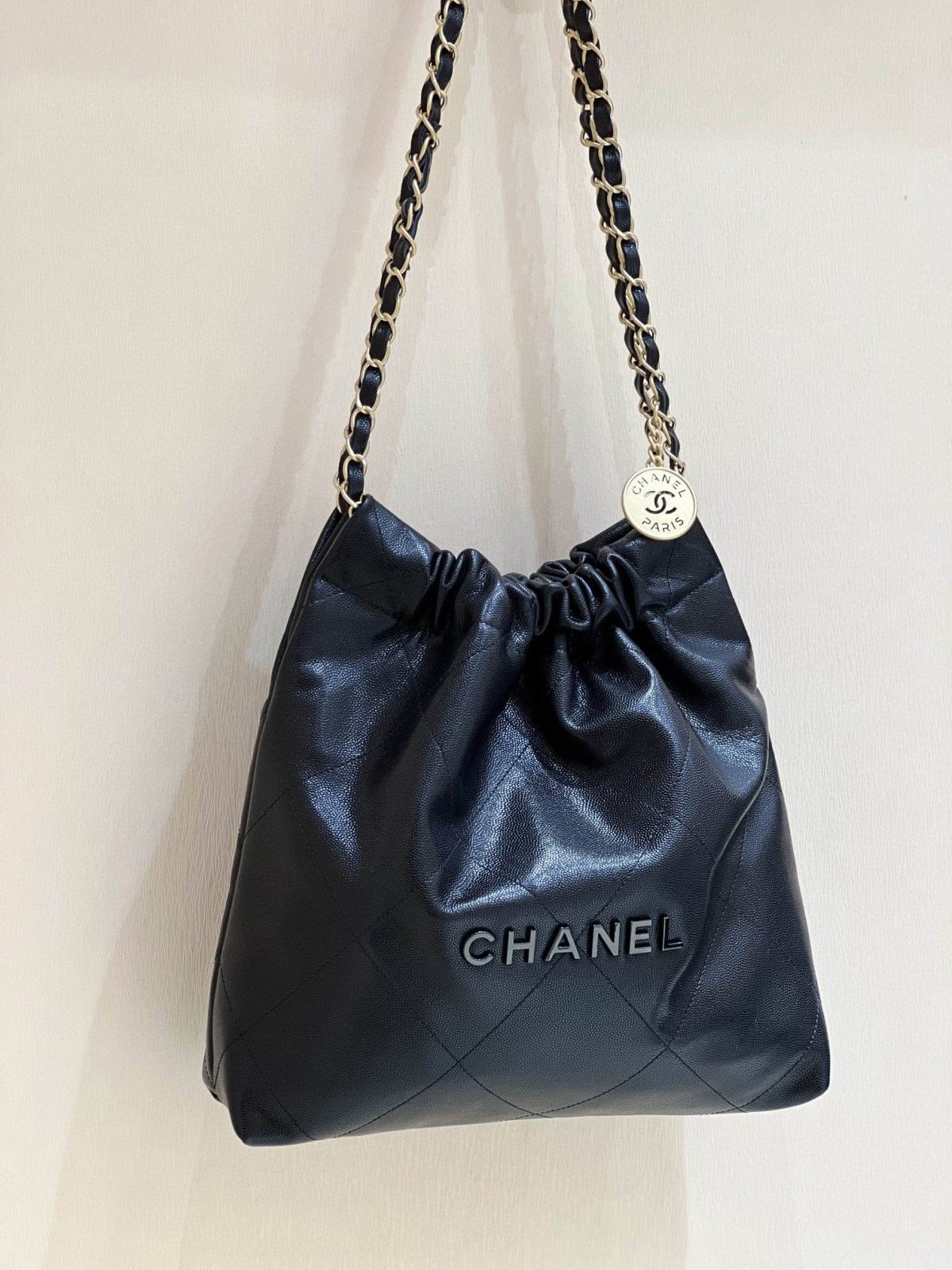 Ellebag’s Exquisite Replica: The Black Caviar Leather Chanel 22 Small Handbag with Gold Hardware(2024 Dec Updated)-ร้านค้าออนไลน์กระเป๋า Louis Vuitton ปลอมคุณภาพดีที่สุด, กระเป๋าออกแบบจำลอง ru