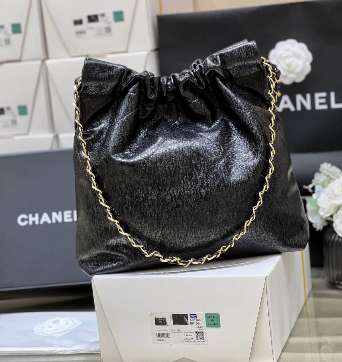 Ellebag’s Exquisite Replica: The Black Caviar Leather Chanel 22 Small Handbag with Gold Hardware(2024 Dec Updated)-ร้านค้าออนไลน์กระเป๋า Louis Vuitton ปลอมคุณภาพดีที่สุด, กระเป๋าออกแบบจำลอง ru