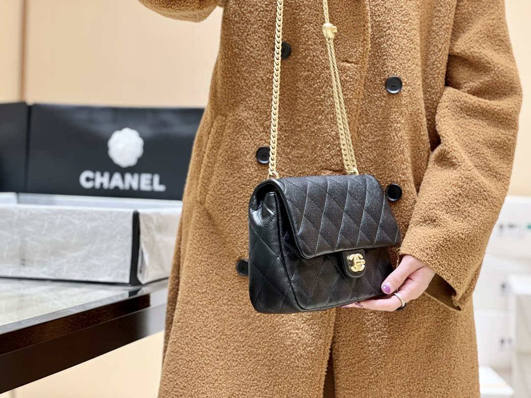 Ellebag’s Exquisite Replica: The Black Caviar Leather Chanel 23P AS3921 with Heart Clasp(2024 Dec Updated)-Best Quality Replica designer Bag factory in China