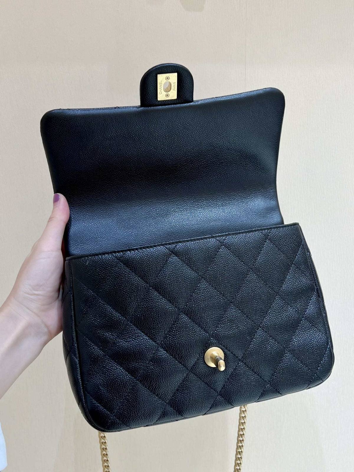 Ellebag’s Exquisite Replica: The Black Caviar Leather Chanel 23P AS3921 with Heart Clasp(2024 Dec Updated)-Best Quality Replica designer Bag factory in China