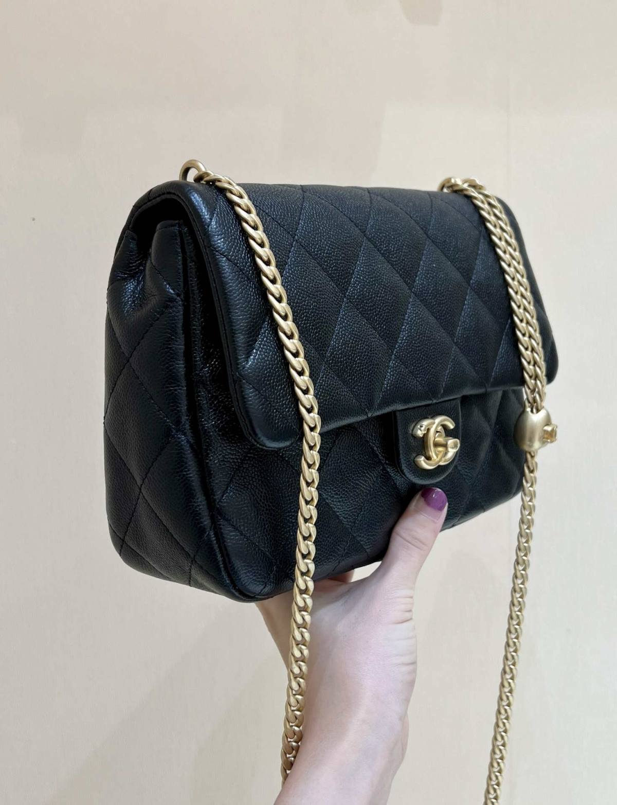 Ellebag’s Exquisite Replica: The Black Caviar Leather Chanel 23P AS3921 with Heart Clasp(2024 Dec Updated)-Best Quality Replica designer Bag factory in China