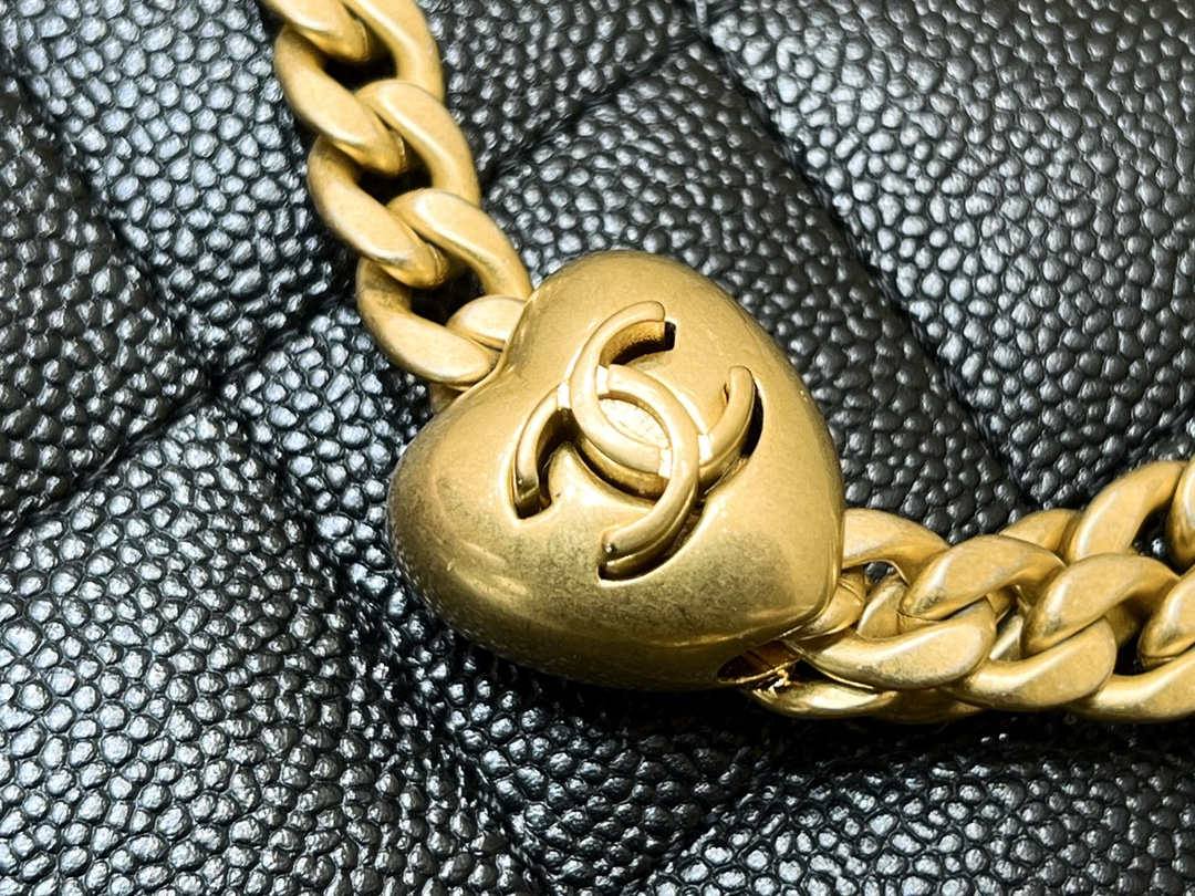 Ellebag’s Exquisite Replica: The Black Caviar Leather Chanel 23P AS3921 with Heart Clasp(2024 Dec Updated)-Best Quality Replica designer Bag factory in China