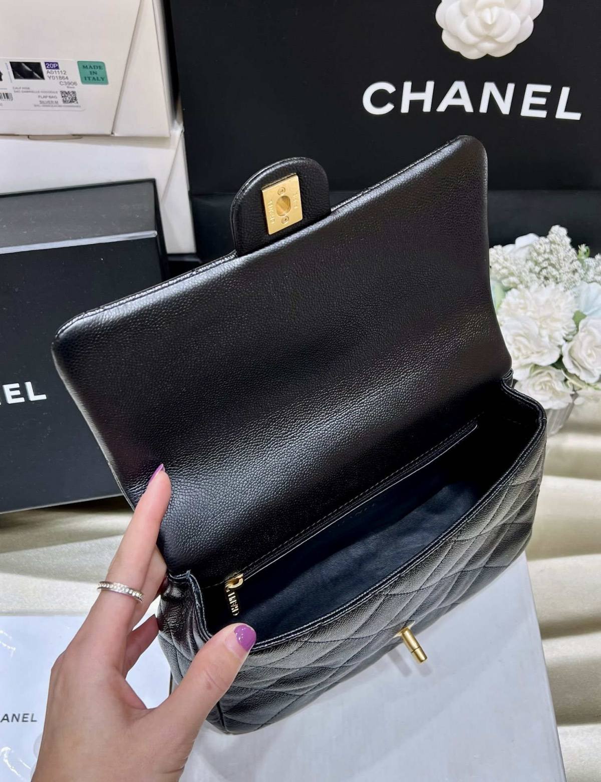 Ellebag’s Exquisite Replica: The Black Caviar Leather Chanel 23P AS3921 with Heart Clasp(2024 Dec Updated)-Best Quality Replica designer Bag factory in China