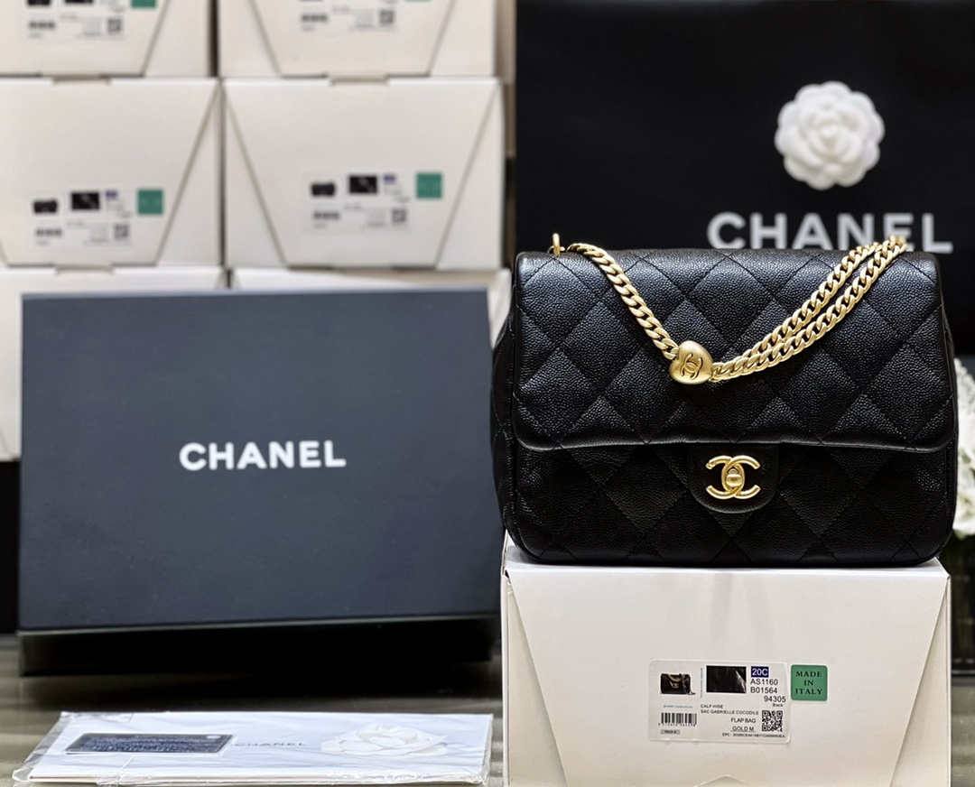 Ellebag’s Exquisite Replica: The Black Caviar Leather Chanel 23P AS3921 with Heart Clasp(2024 Dec Updated)-Best Quality Replica designer Bag factory in China