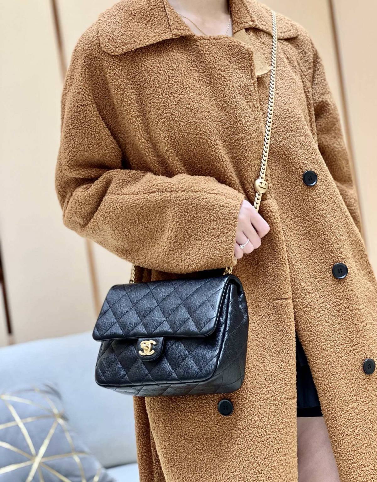 Ellebag’s Exquisite Replica: The Black Caviar Leather Chanel 23P AS3921 with Heart Clasp(2024 Dec Updated)-Best Quality Replica designer Bag factory in China