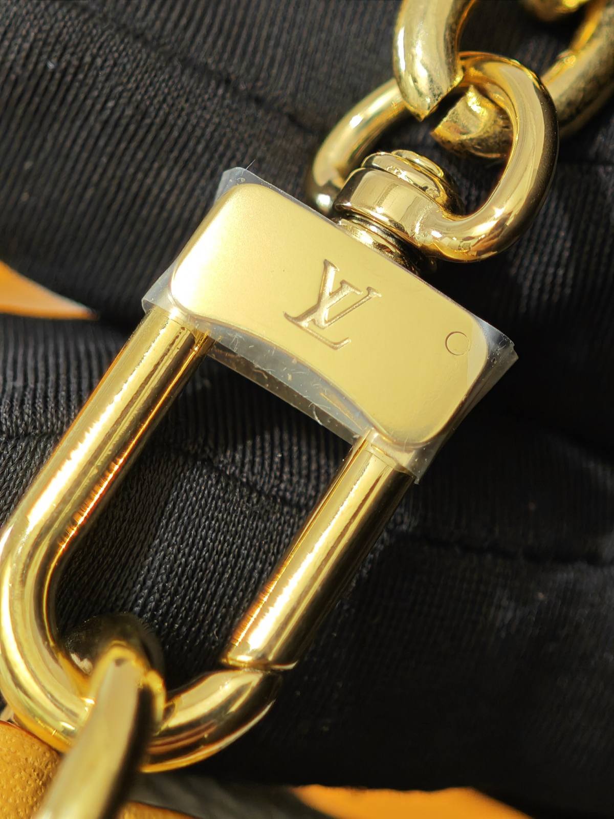 Ellebag’s 1:1 Replica of Louis Vuitton M83091 Wallet on Chain Ivy: A Masterclass in Craftsmanship and Luxury(2024 Dec Updated)-ʻOi aku ka maikaʻi o ka ʻeke Louis Vuitton ʻeke hoʻopunipuni ma ka hale kūʻai pūnaewele, ʻeke hoʻolālā kope ru