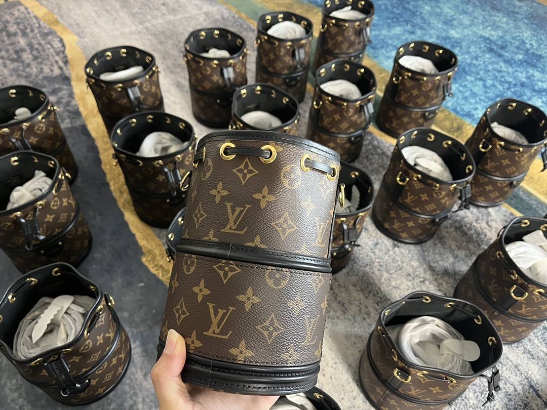 Ellebag’s 1:1 Replica of Louis Vuitton M83480 Canoé Chain Bucket Bag: A Perfect Fusion of Classic Design and Modern Craftsmanship(2024 Dec Updated)-Best Quality Fake Louis Vuitton Bag Online Store, Replica designer bag ru