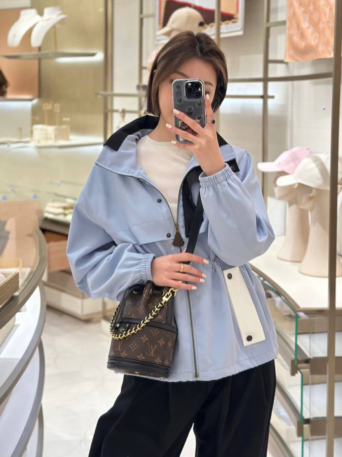 Ellebag’s 1:1 Replica of Louis Vuitton M83480 Canoé Chain Bucket Bag: A Perfect Fusion of Classic Design and Modern Craftsmanship(2024 Dec Updated)-Best Quality Fake Louis Vuitton Bag Online Store, Replica designer bag ru