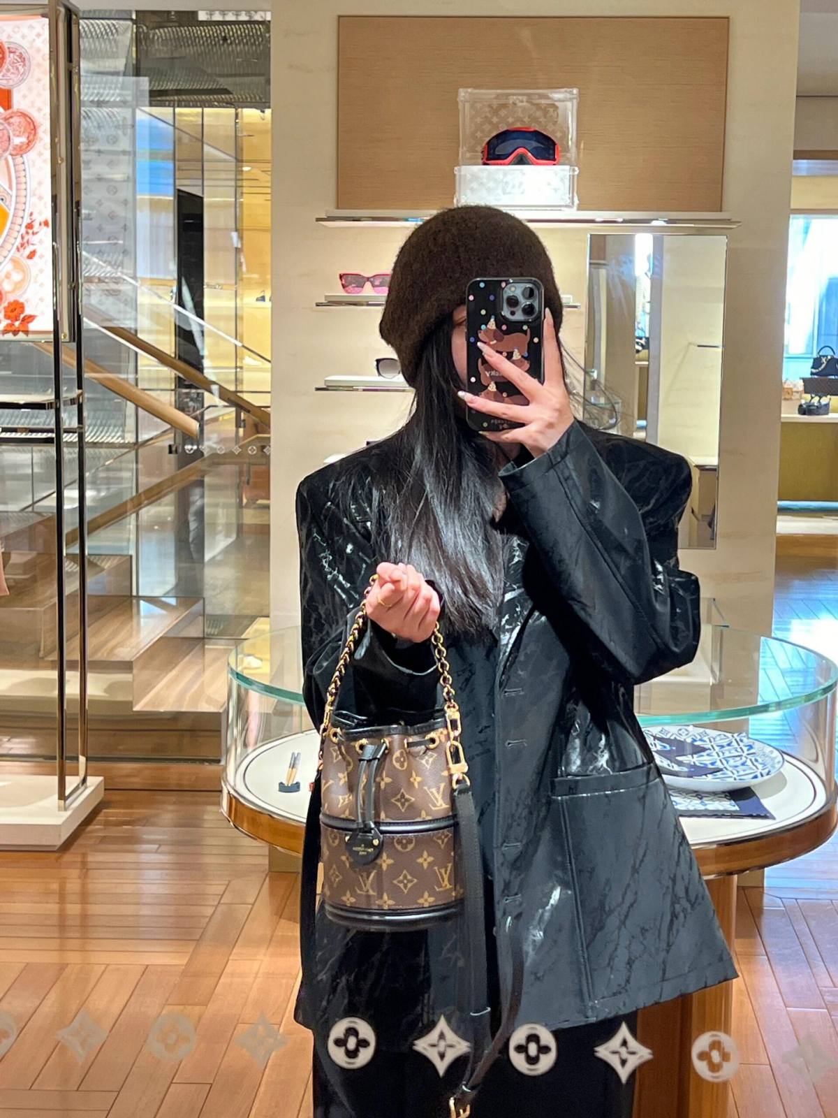 Ellebag’s 1:1 Replica of Louis Vuitton M83480 Canoé Chain Bucket Bag: A Perfect Fusion of Classic Design and Modern Craftsmanship(2024 Dec Updated)-Best Quality Fake Louis Vuitton Bag Online Store, Replica designer bag ru