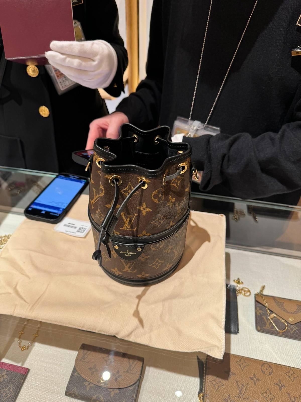 Ellebag’s 1:1 Replica of Louis Vuitton M83480 Canoé Chain Bucket Bag: A Perfect Fusion of Classic Design and Modern Craftsmanship(2024 Dec Updated)-Best Quality Fake Louis Vuitton Bag Online Store, Replica designer bag ru