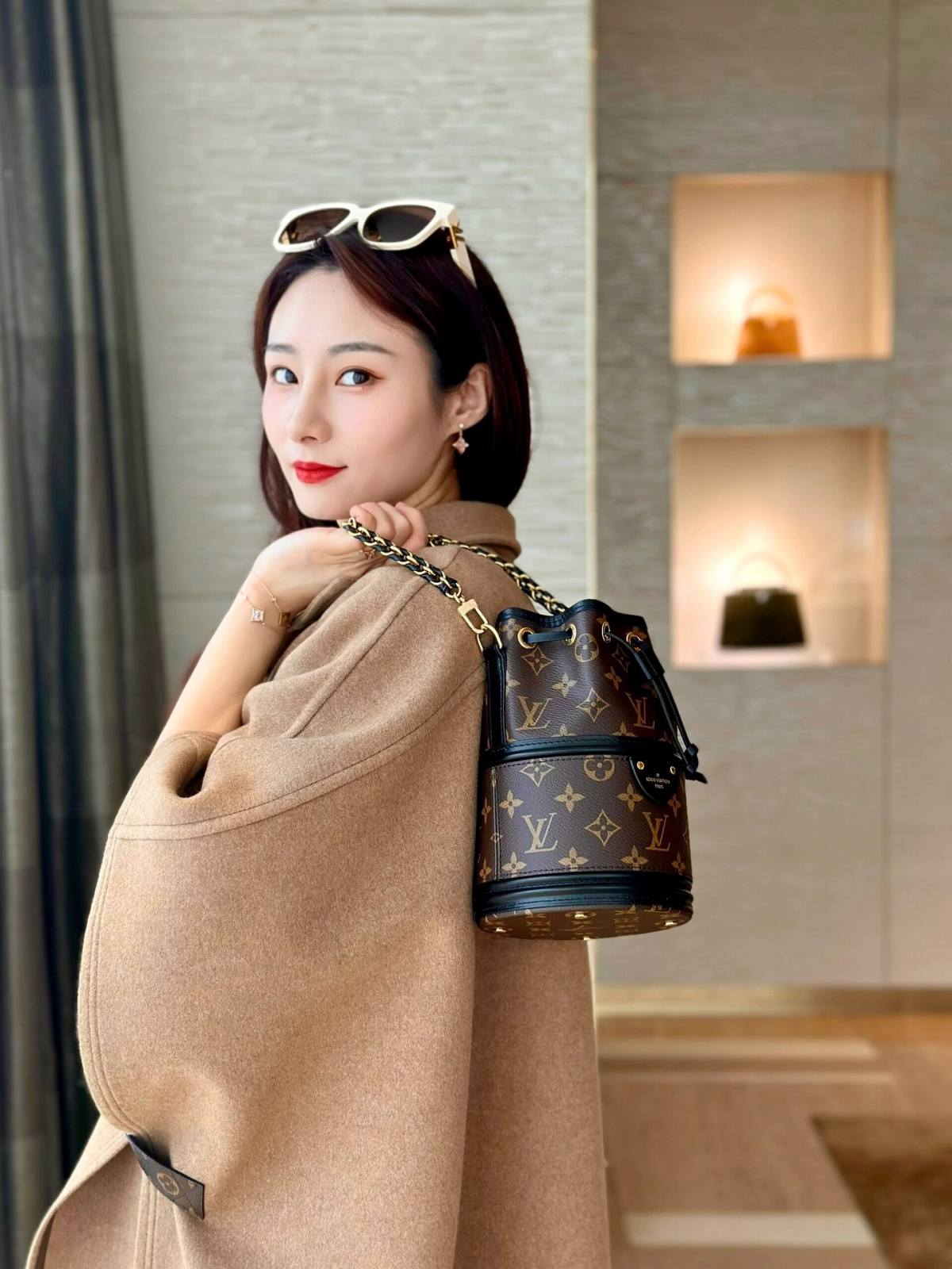 Ellebag’s 1:1 Replica of Louis Vuitton M83480 Canoé Chain Bucket Bag: A Perfect Fusion of Classic Design and Modern Craftsmanship(2024 Dec Updated)-Best Quality Fake Louis Vuitton Bag Online Store, Replica designer bag ru