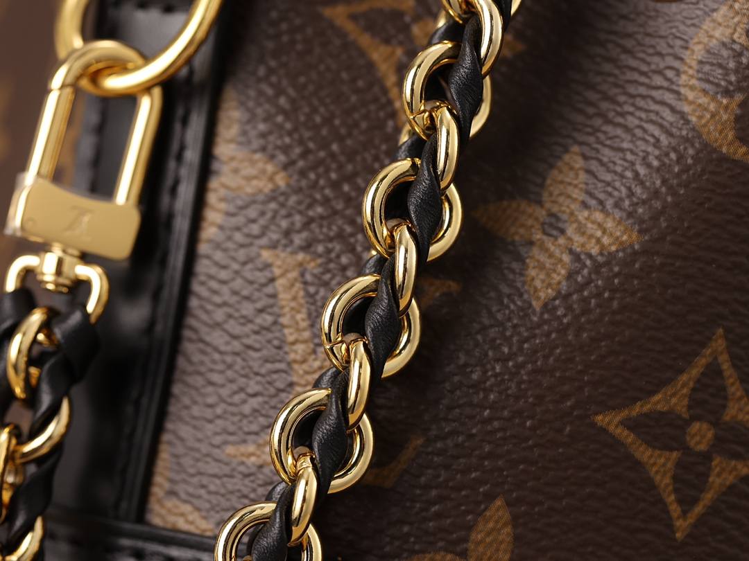 Ellebag’s 1:1 Replica of Louis Vuitton M83480 Canoé Chain Bucket Bag: A Perfect Fusion of Classic Design and Modern Craftsmanship(2024 Dec Updated)-Best Quality Fake Louis Vuitton Bag Online Store, Replica designer bag ru