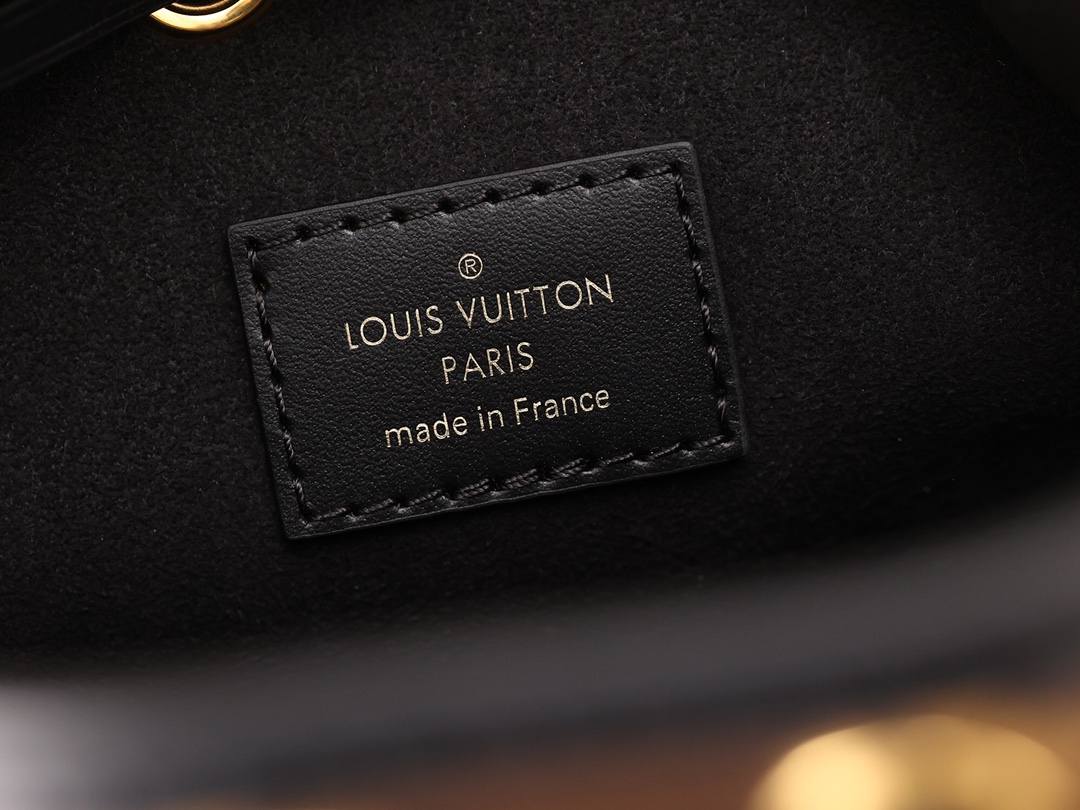 Ellebag’s 1:1 Replica of Louis Vuitton M83480 Canoé Chain Bucket Bag: A Perfect Fusion of Classic Design and Modern Craftsmanship(2024 Dec Updated)-Best Quality Fake Louis Vuitton Bag Online Store, Replica designer bag ru