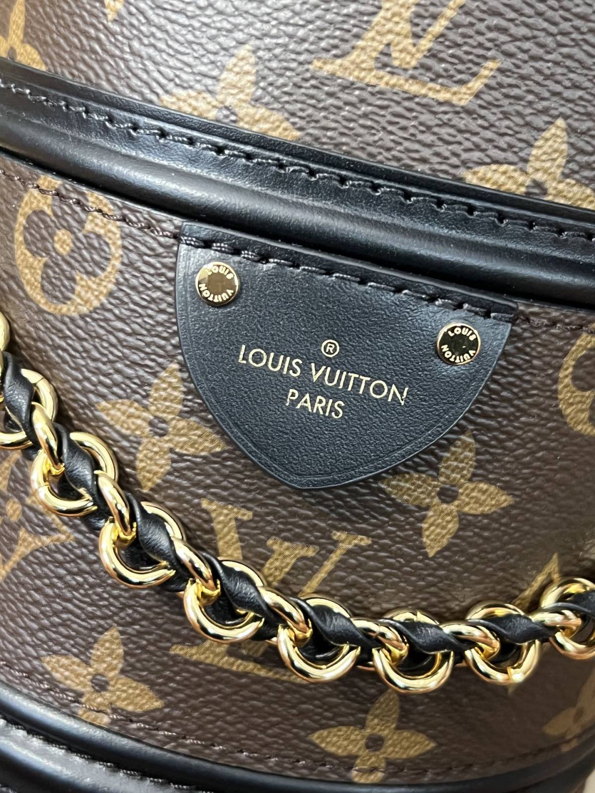 Ellebag’s 1:1 Replica of Louis Vuitton M83480 Canoé Chain Bucket Bag: A Perfect Fusion of Classic Design and Modern Craftsmanship(2024 Dec Updated)-Best Quality Fake Louis Vuitton Bag Online Store, Replica designer bag ru