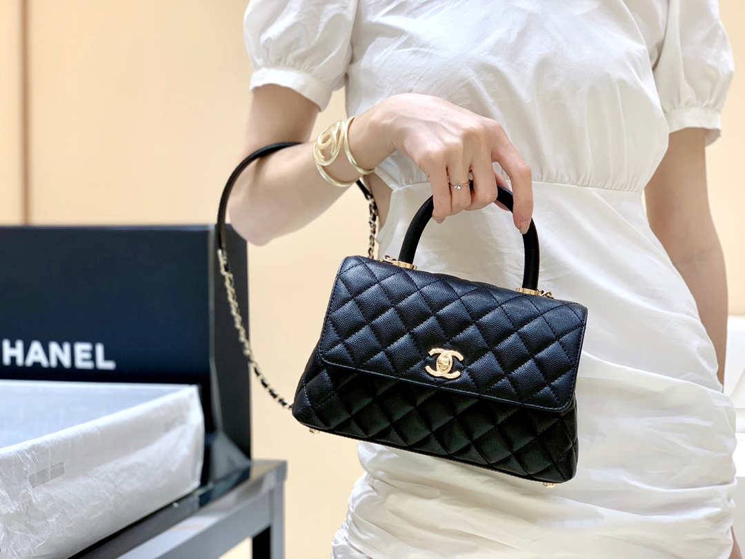 Ellebag’s Exquisite Replica: The Black Caviar Leather Chanel Coco Handle 22P with Champagne Gold Hardware(2024 Dec Updated)-Best Quality Fake Louis Vuitton Bag Online Store, Replica designer bag ru