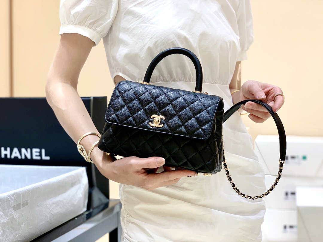 Ellebag’s Exquisite Replica: The Black Caviar Leather Chanel Coco Handle 22P with Champagne Gold Hardware(2024 Dec Updated)-Best Quality Fake Louis Vuitton Bag Online Store, Replica designer bag ru