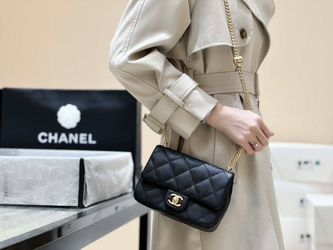 Ellebag’s Exquisite Replica: The black Caviar Leather Chanel Mini Flap Bag with Heart Clasp(2024 Dec Updated)-Labākās kvalitātes viltotās Louis Vuitton somas tiešsaistes veikals, dizaineru somas kopija ru