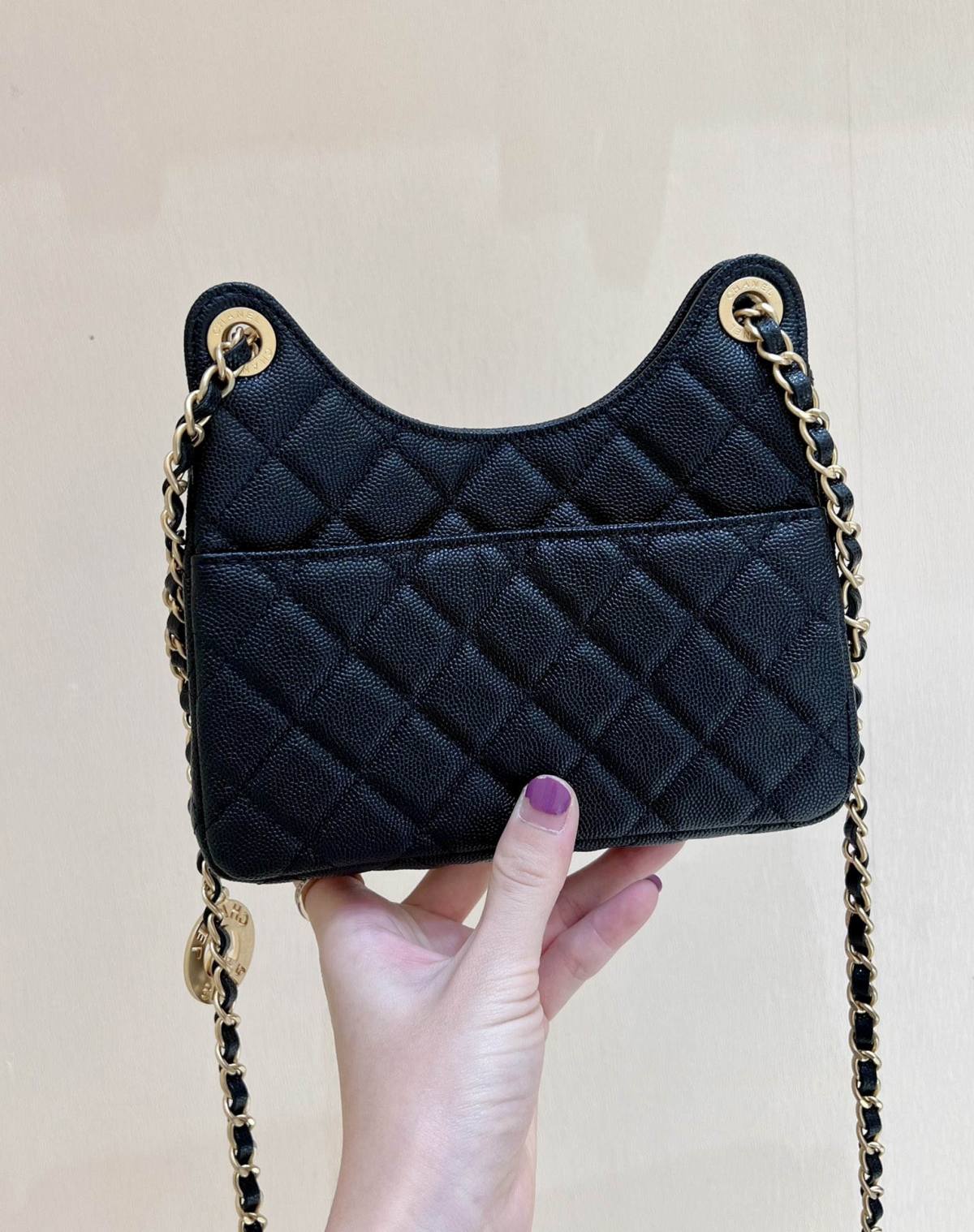 Ellebag’s Exquisite Replica: The Black Caviar Leather Chanel Small Hobo Bag with Gold Hardware(2024 Dec Updated)-Best Quality Replica designer Bag factory in China