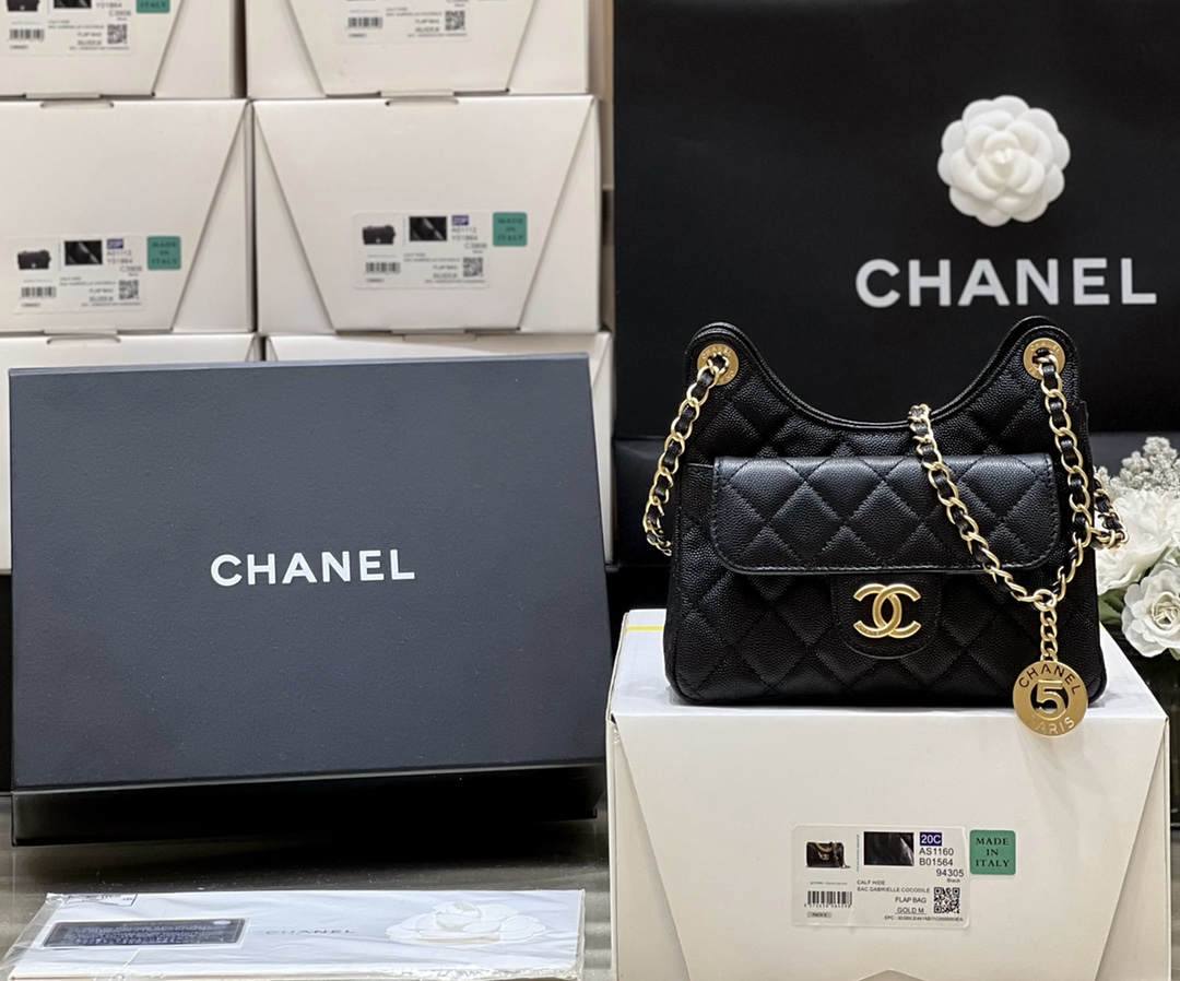 Ellebag’s Exquisite Replica: The Black Caviar Leather Chanel Small Hobo Bag with Gold Hardware(2024 Dec Updated)-Best Quality Replica designer Bag factory in China