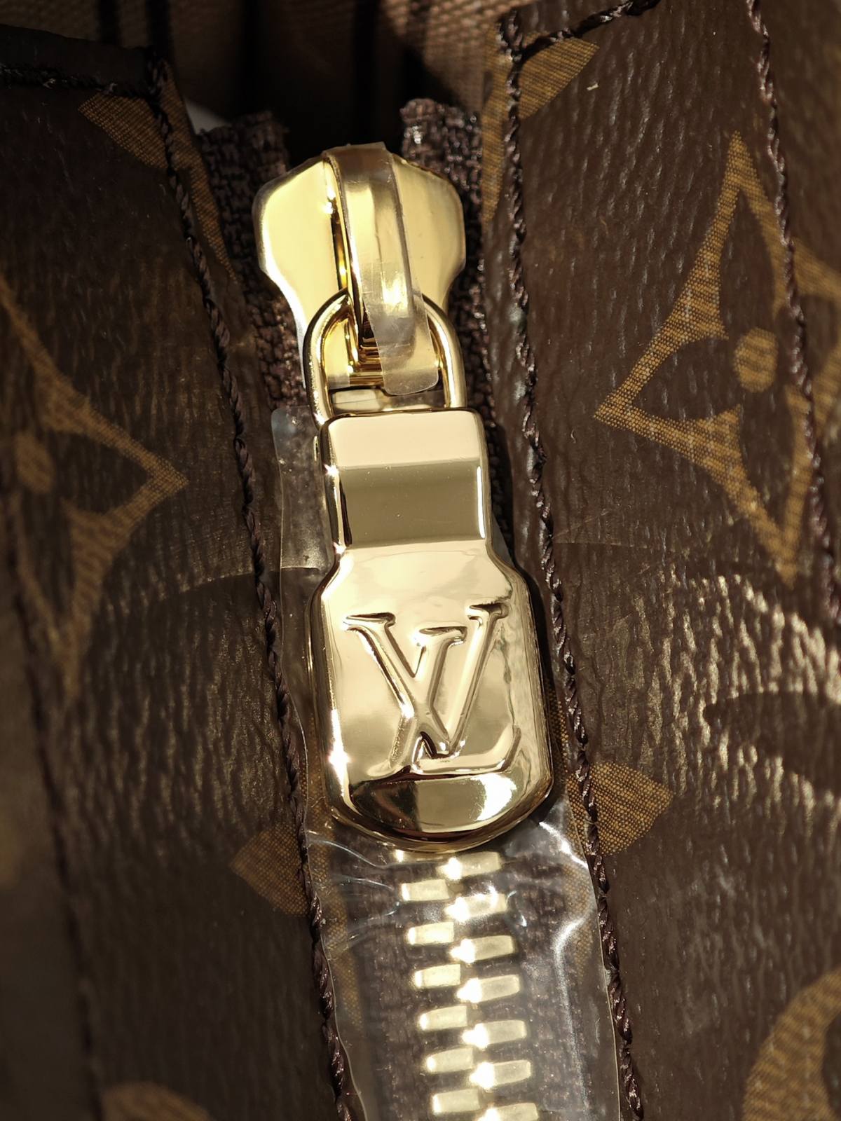 Ellebag’s Craftsmanship: M12095 Piano Handbag – A 1:1 Replica of Louis Vuitton’s Newest Icon(2024 Dec Updated)-ʻOi aku ka maikaʻi o ka ʻeke Louis Vuitton ʻeke hoʻopunipuni ma ka hale kūʻai pūnaewele, ʻeke hoʻolālā kope ru