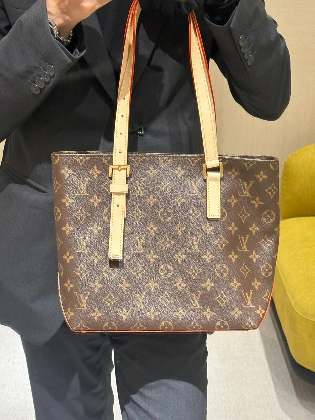 Ellebag’s Craftsmanship: M12095 Piano Handbag – A 1:1 Replica of Louis Vuitton’s Newest Icon(2024 Dec Updated)-ʻOi aku ka maikaʻi o ka ʻeke Louis Vuitton ʻeke hoʻopunipuni ma ka hale kūʻai pūnaewele, ʻeke hoʻolālā kope ru