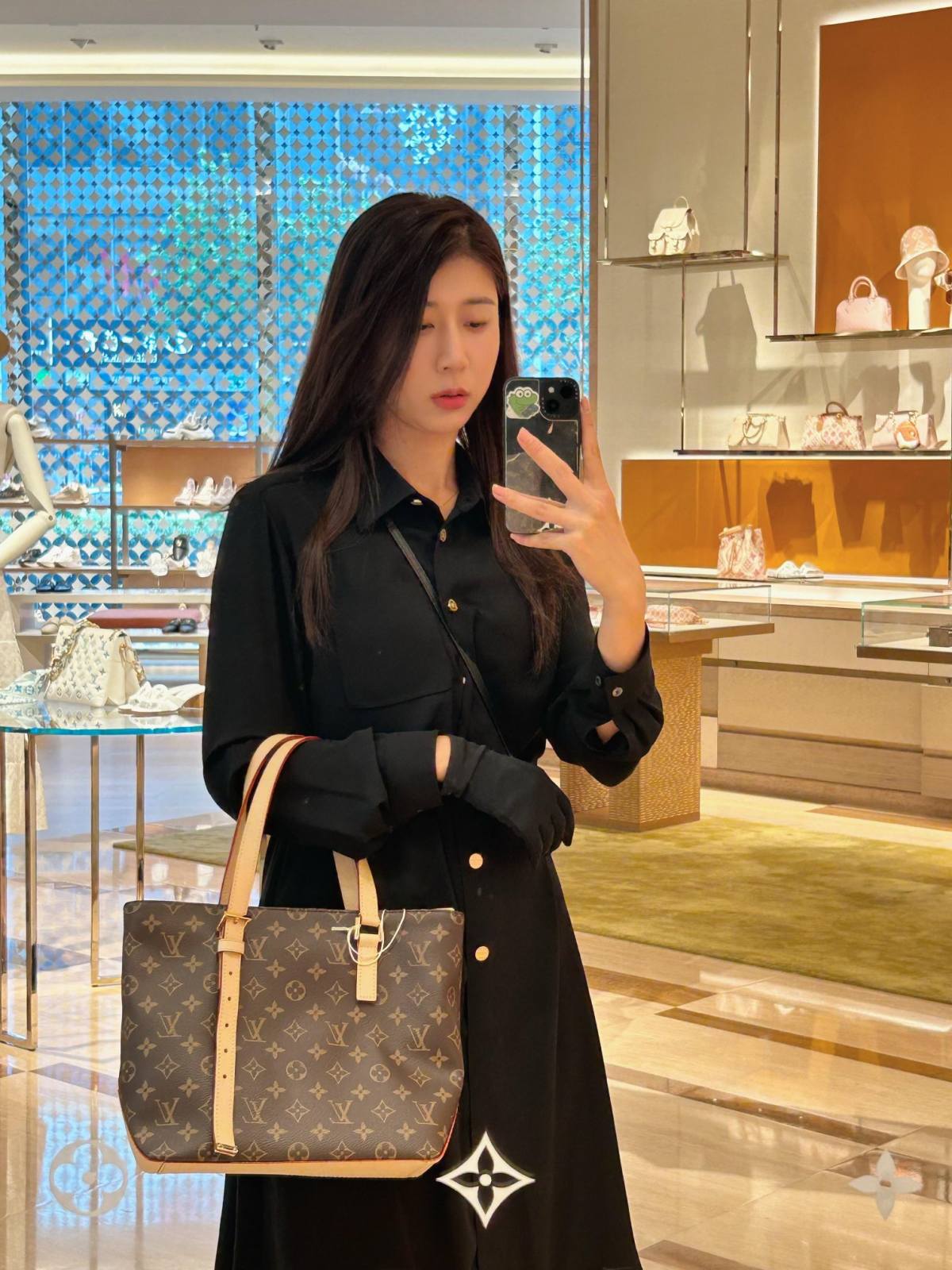 Ellebag’s Craftsmanship: M12095 Piano Handbag – A 1:1 Replica of Louis Vuitton’s Newest Icon(2024 Dec Updated)-ʻOi aku ka maikaʻi o ka ʻeke Louis Vuitton ʻeke hoʻopunipuni ma ka hale kūʻai pūnaewele, ʻeke hoʻolālā kope ru