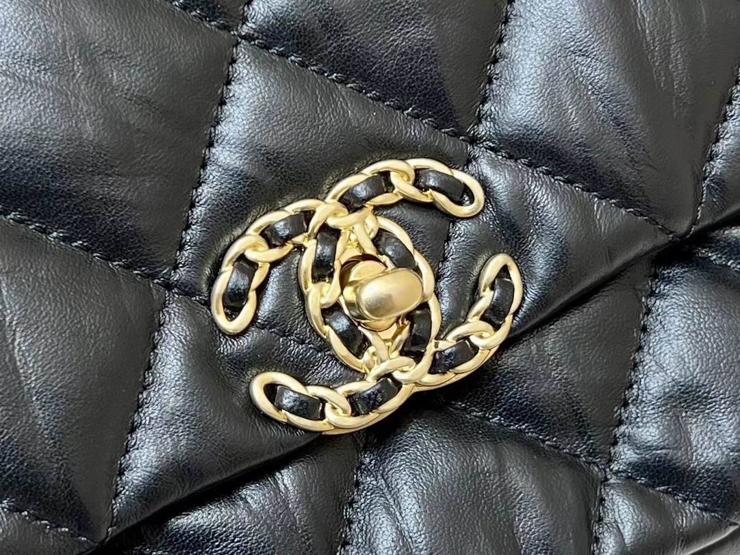 Ellebag’s Exquisite Replica: The Black Lambskin Chanel Bag with Wide Shoulder Strap and Gold Hardware(2024 Dec Updated)-ʻOi aku ka maikaʻi o ka ʻeke Louis Vuitton ʻeke hoʻopunipuni ma ka hale kūʻai pūnaewele, ʻeke hoʻolālā kope ru