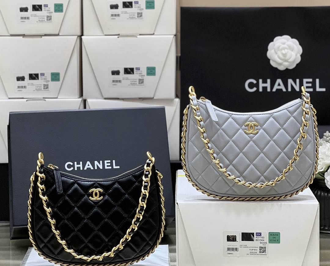 Ellebag’s Exquisite Replica: The Black Lambskin Chanel Hobo Handbag with Gold Hardware(2024 Dec Updated)-ʻOi aku ka maikaʻi o ka ʻeke Louis Vuitton ʻeke hoʻopunipuni ma ka hale kūʻai pūnaewele, ʻeke hoʻolālā kope ru